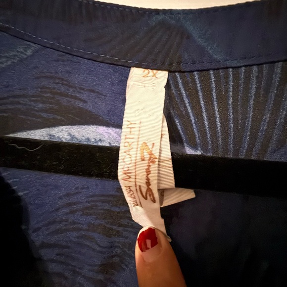 Patterned Deep Blue Top - Picture 4 of 5